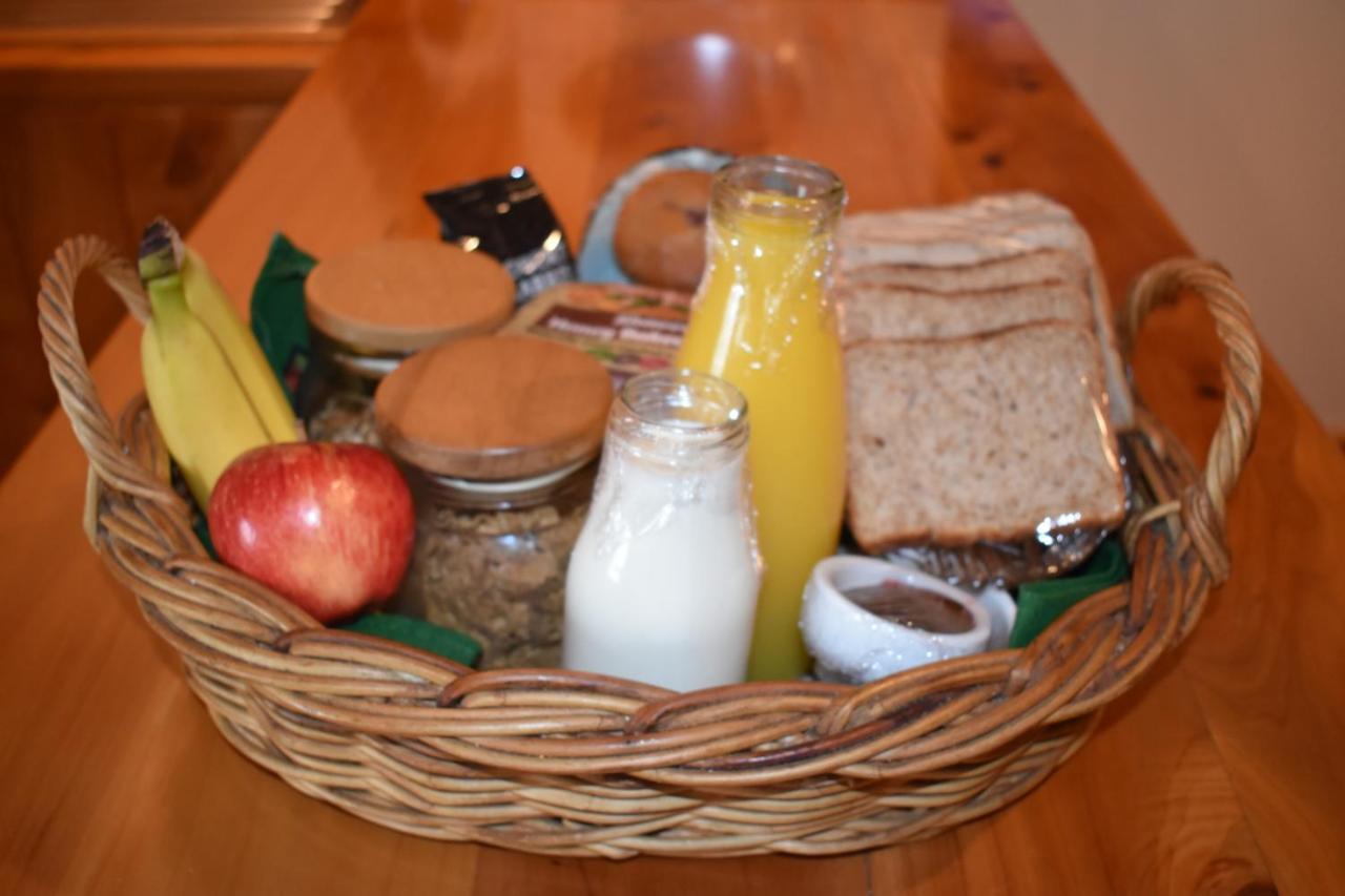 Bed and Breakfast Olivista Masterton Esterno foto